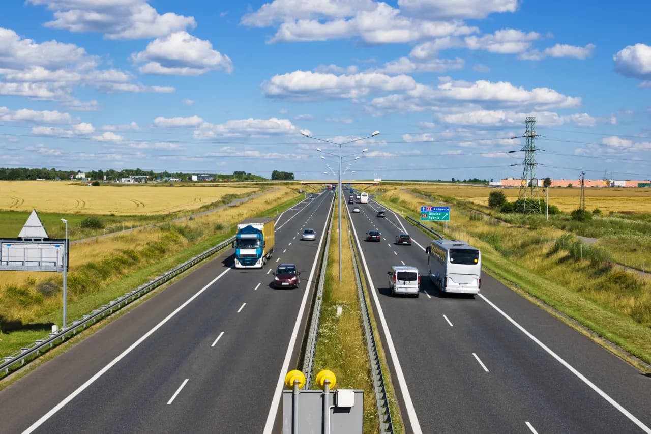 Jakie aplikacje na A2 ułatwią Ci płatności za przejazd?