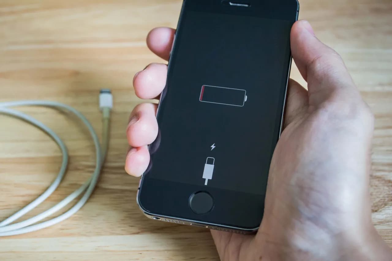 Jak ładować iPhone 13, aby uniknąć problemów z baterią?